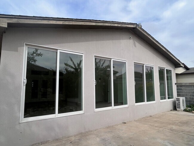 Building Photo - 2811 T.S Eliot Dr