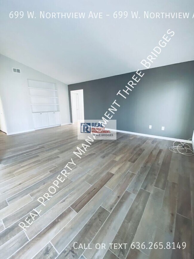 Building Photo - 699 W Northview Ave