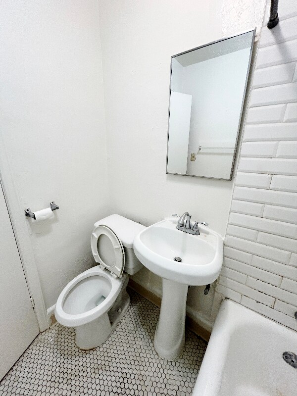 Building Photo - 1523 N McCadden Pl
