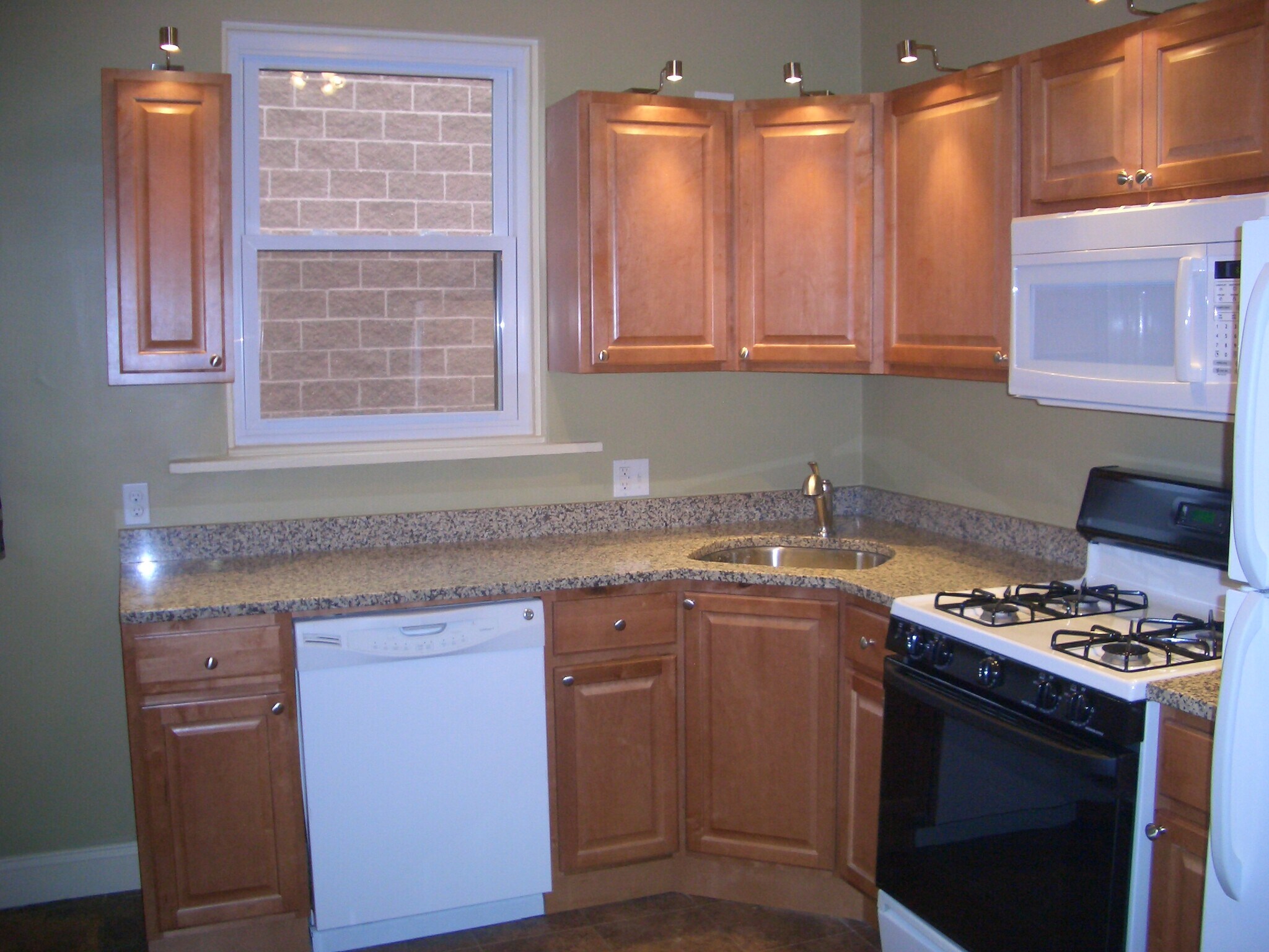 Building Photo - 4121 Davison St