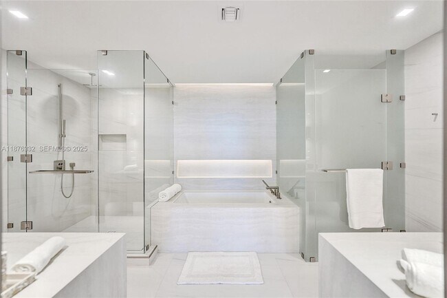 Building Photo - 900 N Ocean Blvd