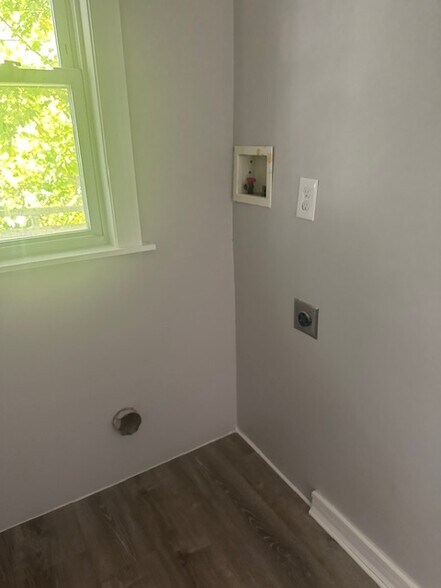 Building Photo - 96 Heath St