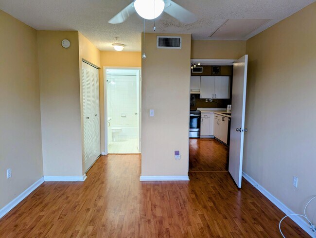 Building Photo - 7824 Sonoma Springs Cir