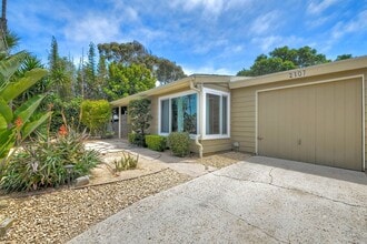 Building Photo - Coastal Living - Minutes from the Beach