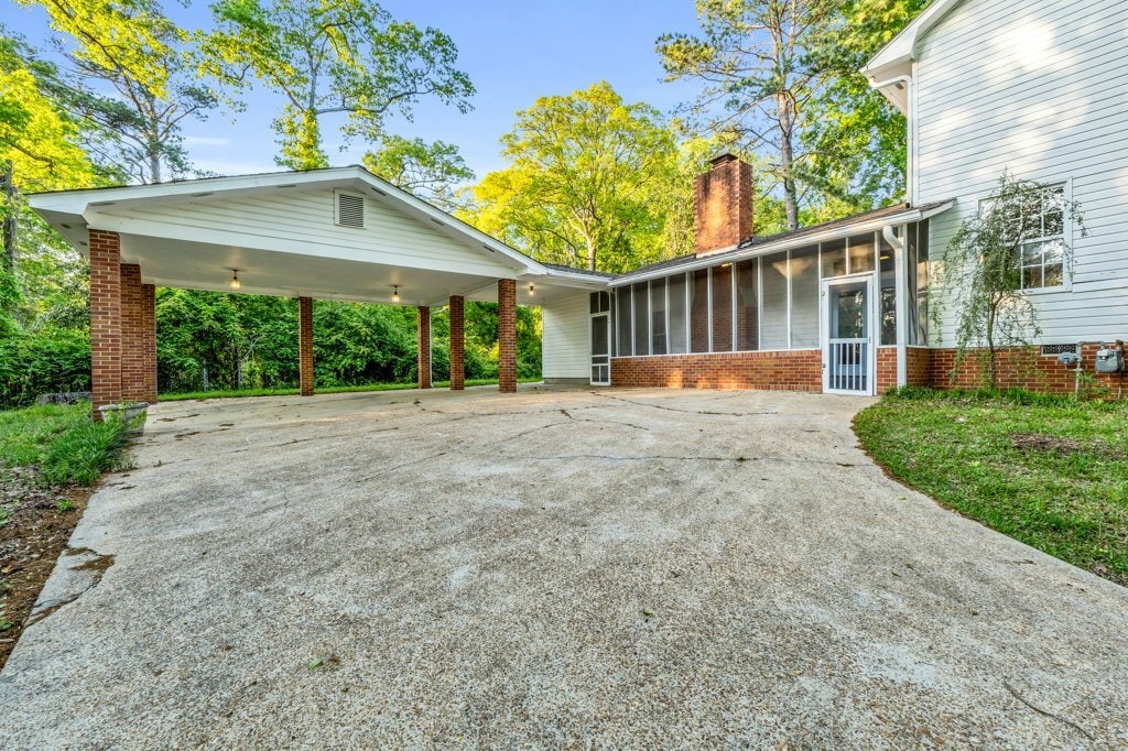 Building Photo - 1609 Chickasaw Dr