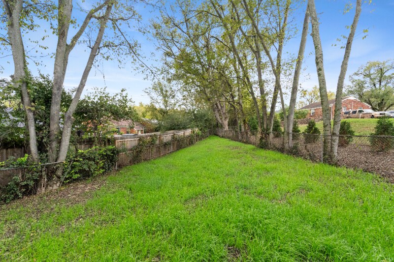 Building Photo - 1808 26th Ave N