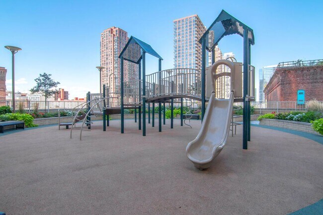 Building Photo - 88 Morgan St