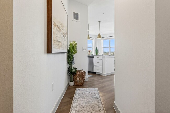 Building Photo - 1301 Leah Ave