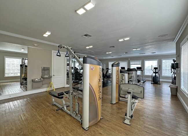 Building Photo - 152 SW Peacock Blvd