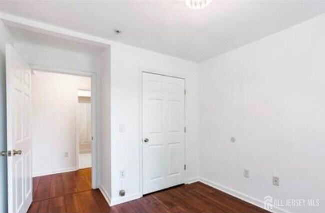 Building Photo - 106 Chariot Ct