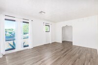 Building Photo - 4613 N 11th Pl