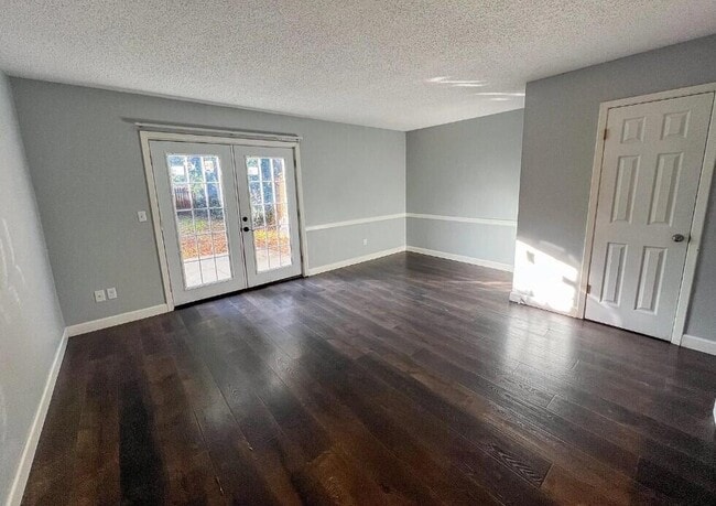 Building Photo - 16 Cape Dr NW