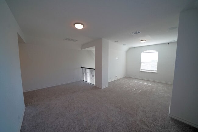 Building Photo - Luxury Living in Davis Ranch