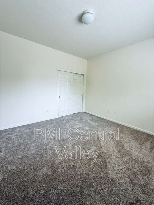 Building Photo - 2125 Carson Oak Ct