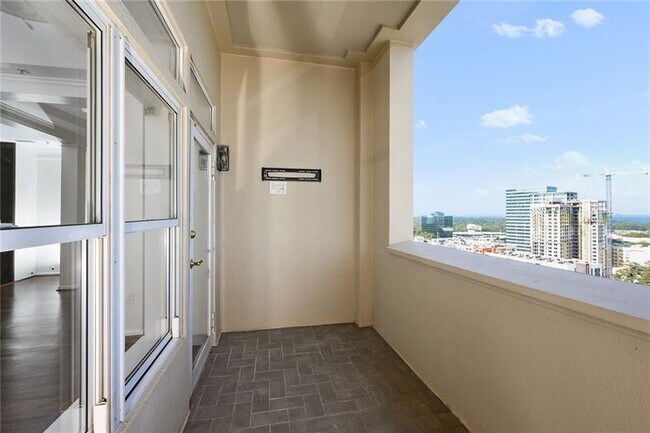 Building Photo - 3334 Peachtree Rd NE