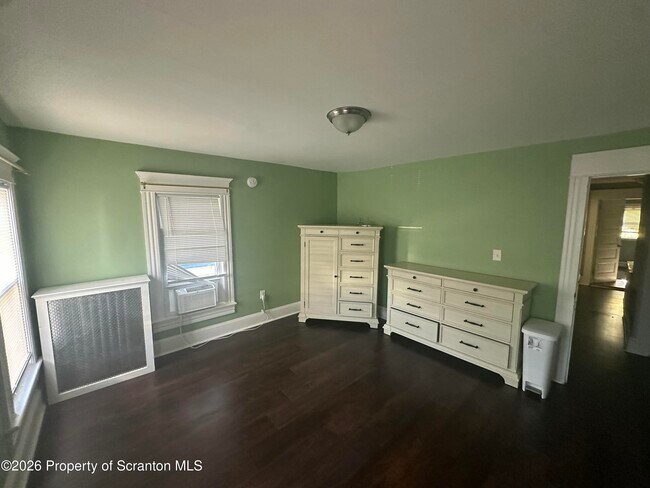 Building Photo - 916-918 Grandview St