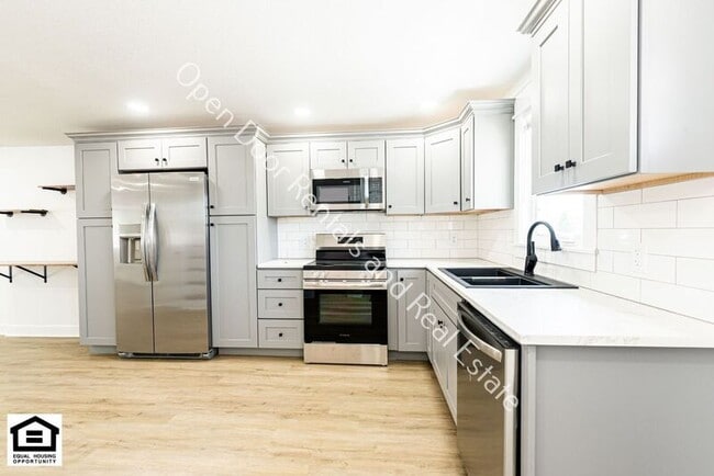 Building Photo - 15012 Tally Ho Dr
