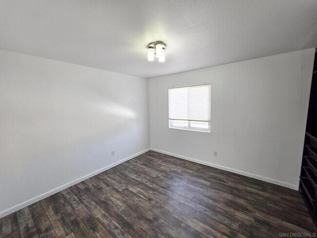 Building Photo - 2230 Ledgeview Ln