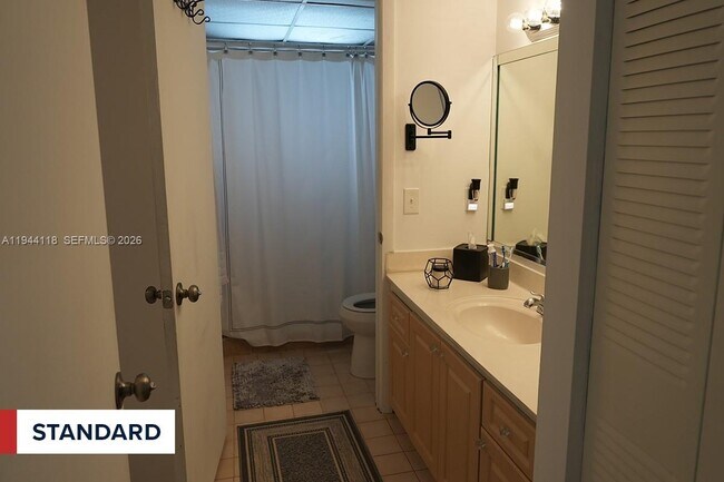 Building Photo - 211 NW 72nd Ave