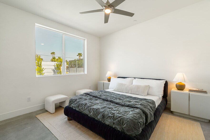 Building Photo - 361 W Sunview Ave