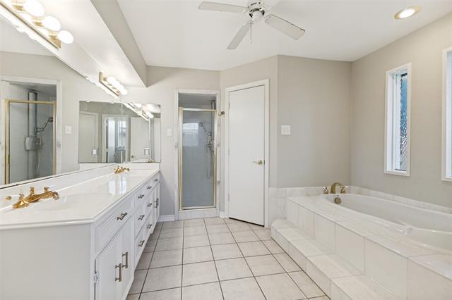Building Photo - 1500 Stonecrest Dr
