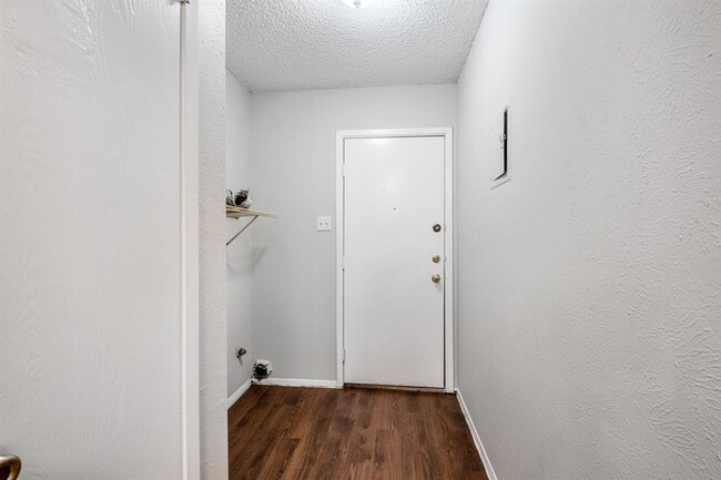 Building Photo - 604 Misty Morning Way