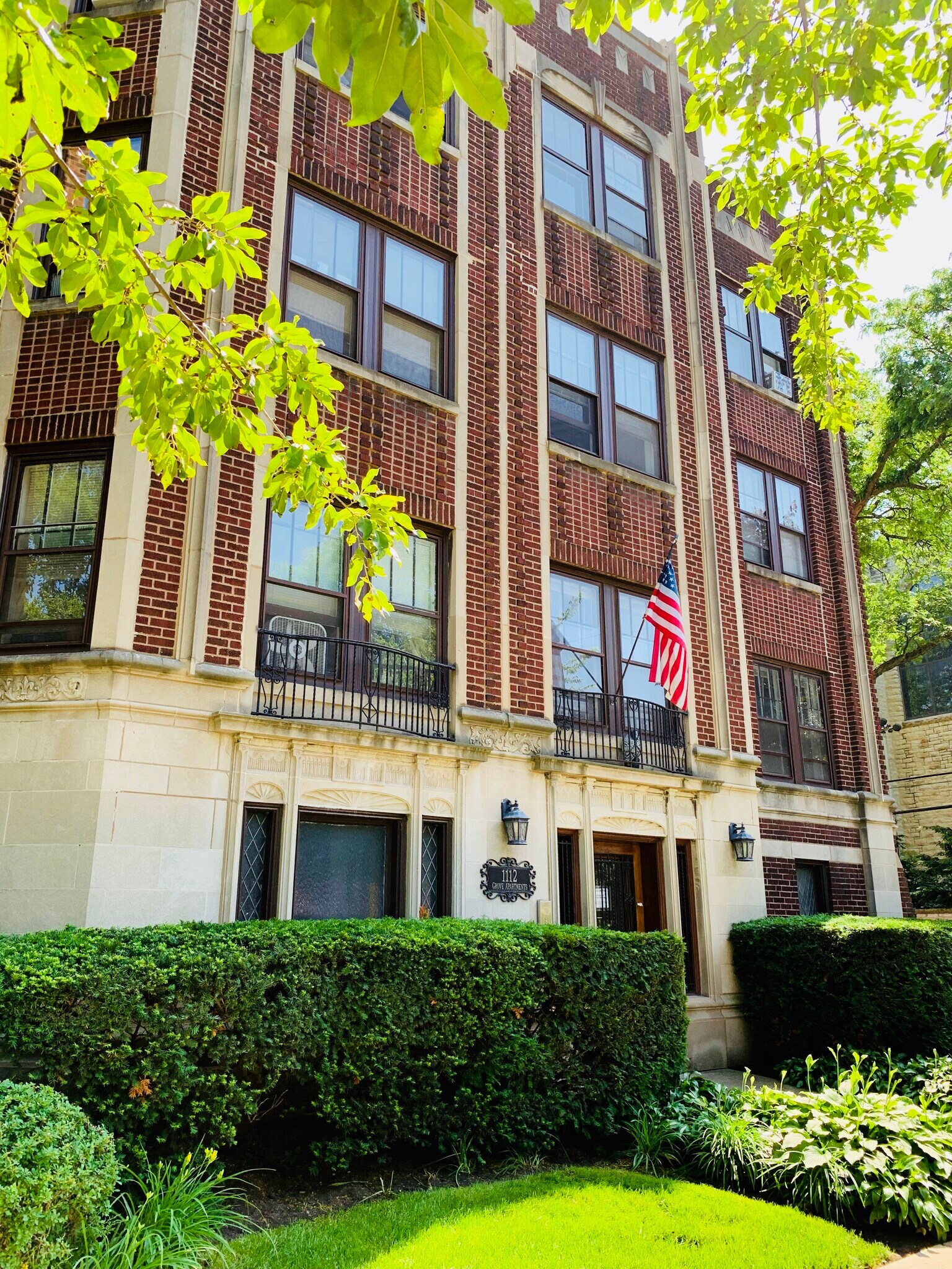 1112 Grove Apartments - 1112 Grove St