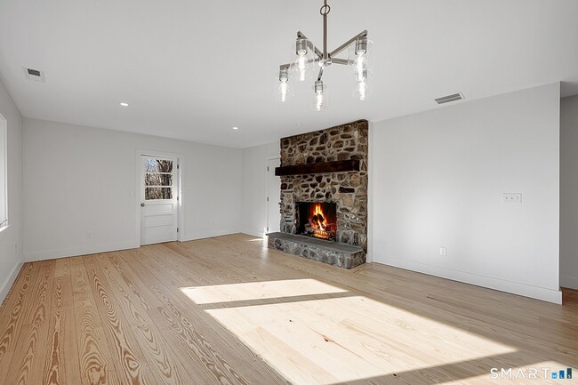 Building Photo - 220 Upper Grassy Hill Rd