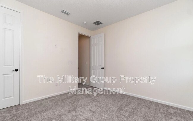 Building Photo - 12706 Grn Mdw Dr