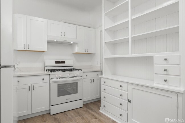 Building Photo - 1166 S Van Ness Ave