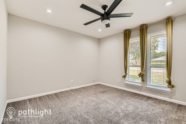 Building Photo - 3 br, 2 bath House - 122 Roma Drive UNIT