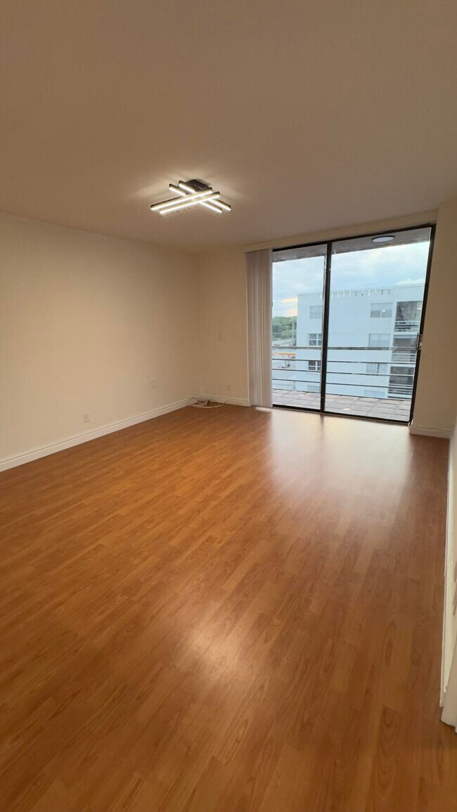 Building Photo - 2821 NE 163rd St