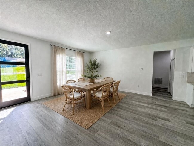Building Photo - 10290 N Biscayne Dr