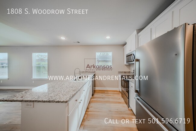 Building Photo - 1808 S Woodrow St