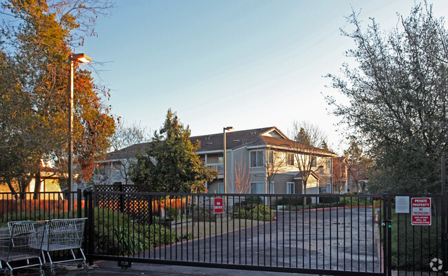 Building Photo - Vintage Knolls Senior Apartments