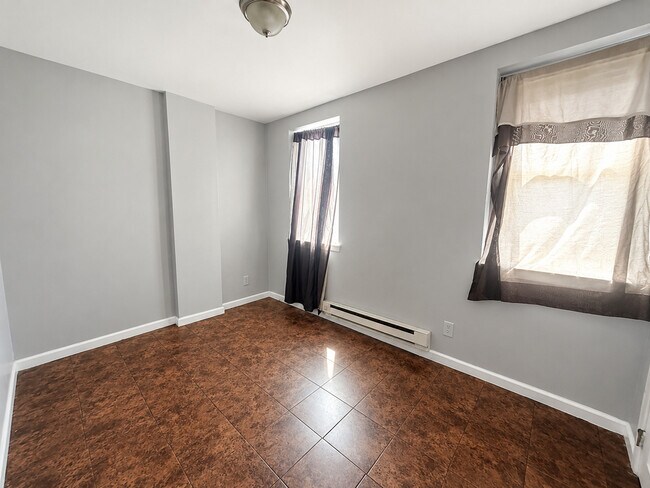 Building Photo - 2601 N Sartain St