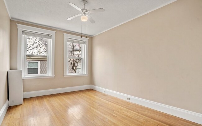 Building Photo - Gorgeous 3 bedroom unit in Brookline!