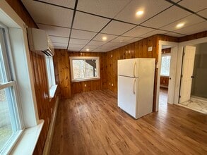 Building Photo - 11 Pearl Ln