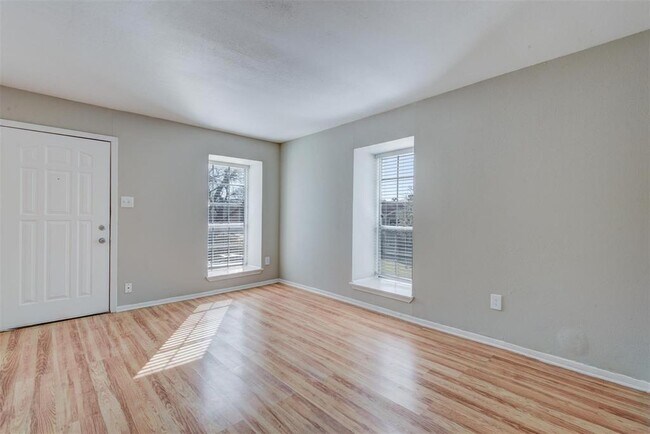 Building Photo - 513 Ridge St