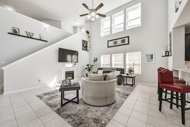 Building Photo - 10018 Chase Ct