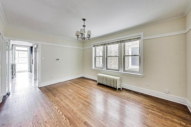 Building Photo - 3837 N Sawyer Ave