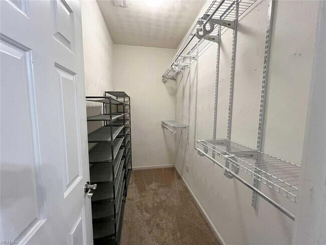 Building Photo - 1812 Kempsville Crossing Ln