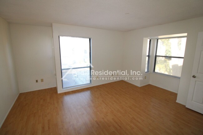 Building Photo - Wonderful 2bd/1ba South Natomas Condo in G...