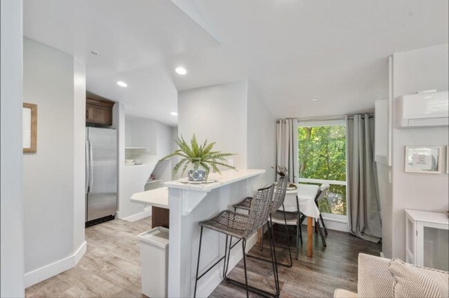 Building Photo - 30 E Deer Meadow Ct
