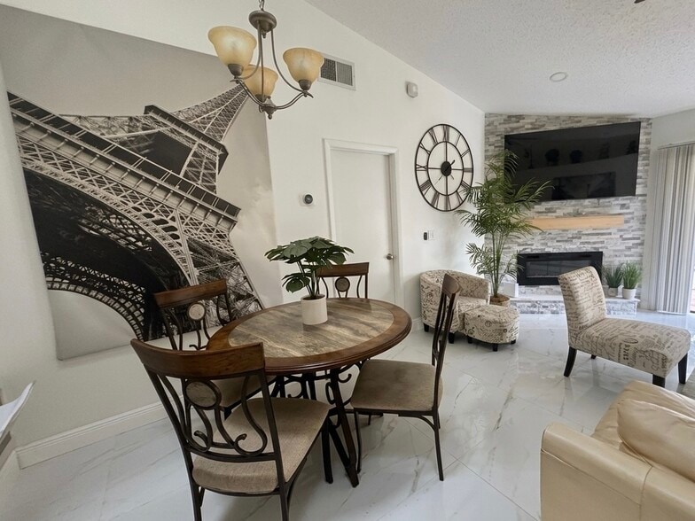 Building Photo - 949 Cinnamon Ct