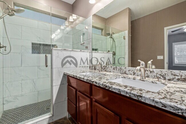 Building Photo - 2327 N Pecos Dr