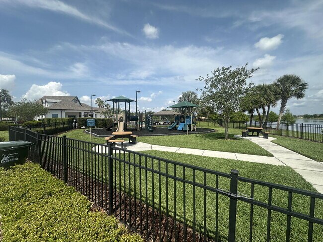 Building Photo - Available for July move-in!