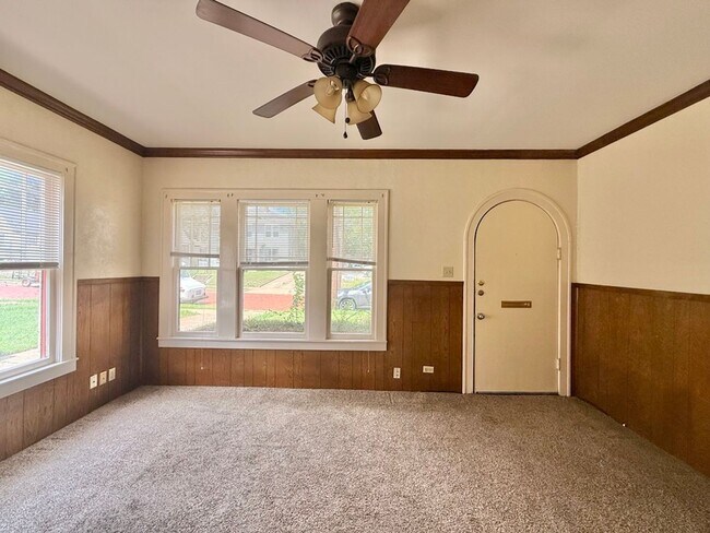Building Photo - Charming Downtown Living in Tyler! 1 Bedroom 1 Bath! Available Now!