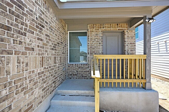 Building Photo - 227 Zyra Ave