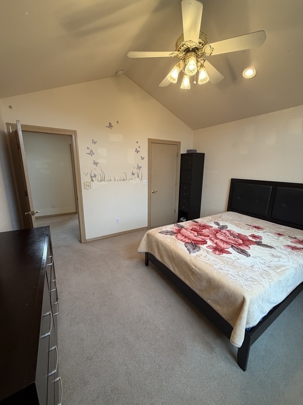 Building Photo - 700 Sunrise Dr